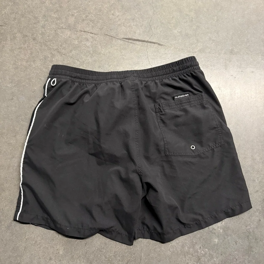 Quiksilver Mens Black Board Shorts Swim Trunks Graphic Logo Size Large